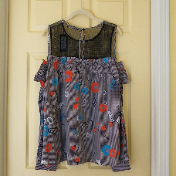 NWT Vertigo Women's Blouse (Large) - Picture 6 of 6